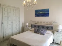 Lovely apartment with private pool 100 meters from the beach - فلل