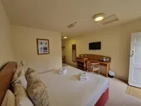 The Cherry Tree Hotels in Vale of White Horse District