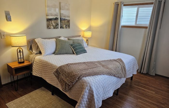 Cozy Retreat near main street. Charming 3-bedroom house in lovely Lisbon.