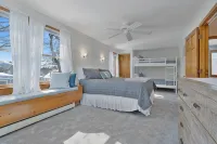 "Tide Vibes" at Ferry Beach - a 4 Bed/3 Bath Spacious Retreat for 13!