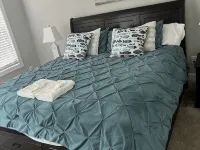 Spacious Evans Home ready for Masters Guests 에번스 호텔