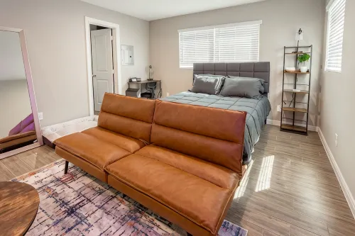 Cozy Downtown, Montrose Studio!Free parking ! - Condos