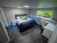 Stylish Remodeled 2BR Retreat - Near Seattle - Peaceful, Clean, & Modern - Wifi