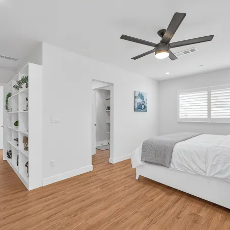Glendora Route 66 Home Newly Renovated Spacious 4-bedroom with 6 bathrooms