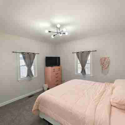 Everything within 1 mile Rooms