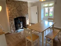 Sunny 4-bedroom cottage with South facing garden - Sunflower Cottage - Wifi