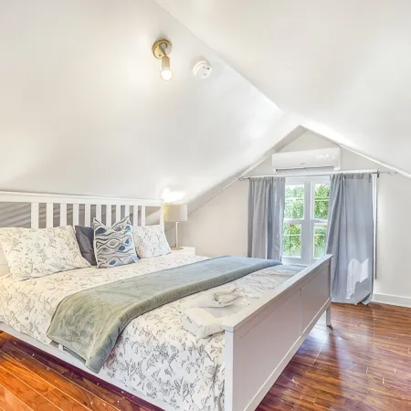 Your home away from home in Thorold, ON - Niagara Falls