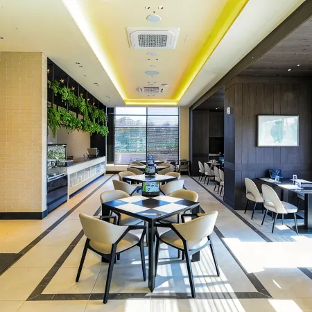 Yeongrangho Resort Отели рядом с достопримечательностью «Тематический парк Seorak Cinerama»