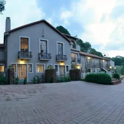Duke & Duchess Boutique Hotel โรงแรมใกล้ศูนย์การค้า Menlyn Park Mall