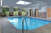 La Quinta Inn & Suites by Wyndham Asheville Downtown - Pools