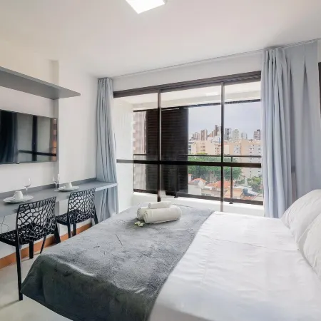 Modern and Fully Equipped Apartments 500m From Barra Beach in Salvador ZBN Отели рядом с достопримечательностью «Пляж Барра-да-Тижука»