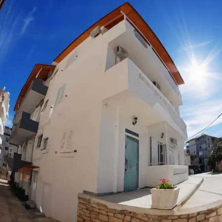 Hotel Vila Alvin & Apartments