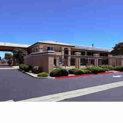 Baymont by Wyndham Manteca Hotel Exterior