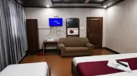 Hotel Royal Plaza - 2-Star