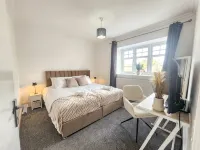 Birmingham 5BR, sleeps 9, private parking & garden families, contractors, groups - New
