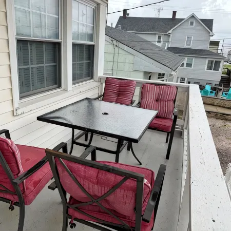 Elegant and Bright Ocean Block Home w/ Private Balcony, BBQ & Patio