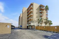 On Beach and Close to Fun! Discounts Aug 2-29 - Balcony