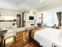 Adelphi Grande Sukhumvit Отели рядом с достопримечательностью «Торговый центр SeenSpace»