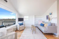 Relax on Nantucket in Our Cozy, 1-Bedroom Condo with Amazing Views!