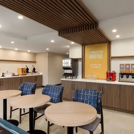 Hampton Inn by Hilton Long Island City New York Отели рядом с достопримечательностью «Сотбис»