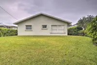 Spacious Naples Home < 1 Mi to Vanderbilt Beach! - Wi-Fi