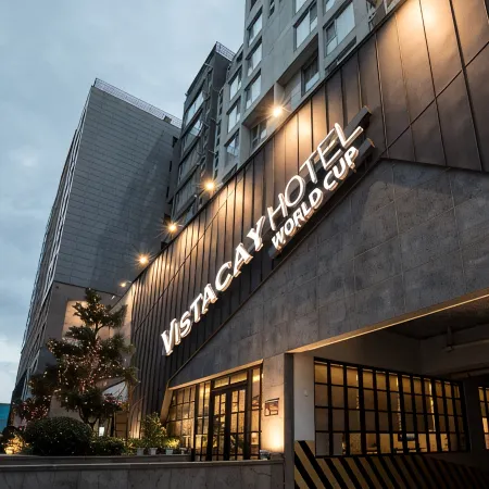 Vistacay Hotel Worldcup Отели рядом с достопримечательностью «Парк развлечений Seri World»