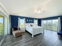 400ft to private beach. Riverfront,dock,pool,kayaks Elevator, 1.6 acres - de playa