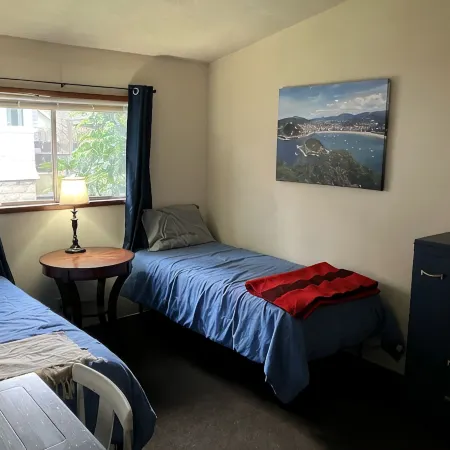 Cozy Apartment Blocks from Downtown Eugene