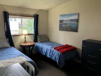 Cozy Apartment Blocks from Downtown Eugene