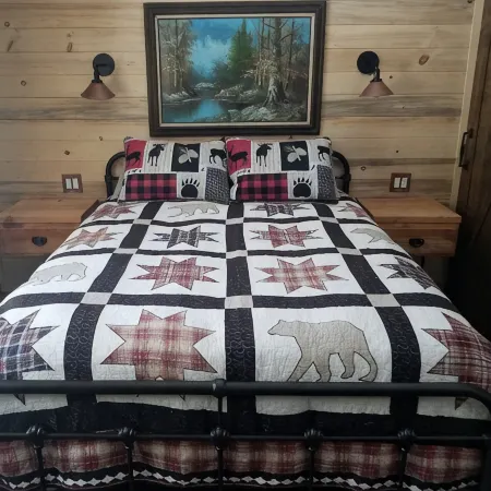 Rustic cabin in the Shaver/Huntington lake area