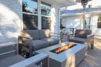 Spacious 6BR by AT&T Stadium Stockyard Heated Pool - สระว่ายน้ำส่วนตัว