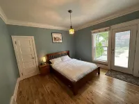 ALL NEW - Clean & Modern! Mountain Garden Oasis! - 3 estrellas