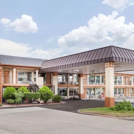 Super 8 by Wyndham Longview/I-20