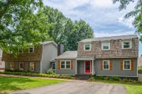 "Lakeshore Landing"- Next to Lake Norman, Pool, Game Room, Pickleball, Putt Putt Hotels in 
