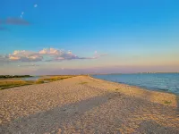 Cozy Coastal Retreat in Port Alto - Waterfront Views and Bayfront Fun! - 4-Star
