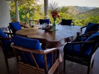 Fabulous 4Bd/4BA at Low Rates, Views, Pool, Wifi, Near Beaches, Cafes, Dominical - 2-Star