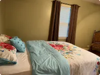 Pink Door Charming 2-bedroom house with WiFi, AC in nice Oneonta, Close to Food Hotele w: Oneonta