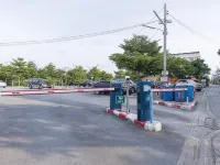 Orchid Resort - parking