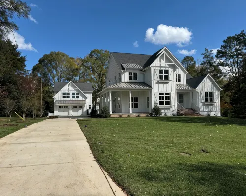 Brand new detached apartment over Garage in Davidson 3 blocks from Main Street Hotels in Davidson