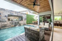 Brand New Luxury Villa on the South End of Jaco Beach, Steps from the Beach! - فلل