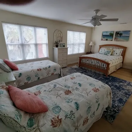 Completely Renovated Pink Sea House on North Beach, Tybee Island