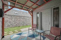 Adorable 2/2 Home-Patio, Games, Spa Vibes!  Weekend getaways or work stays - Homestays