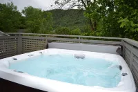Delightful 2-bedroom Cottage in Hot Springs - 4-Star