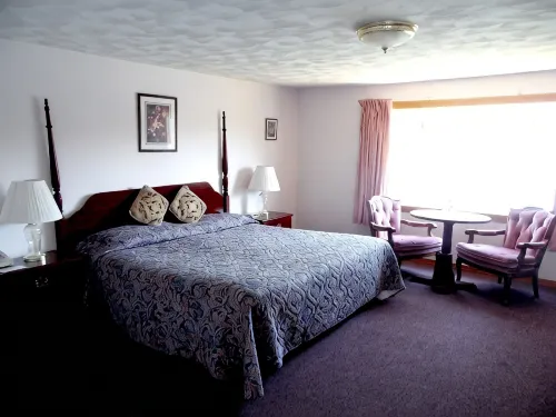 Redclyffe Shore Motor Inn - Beach