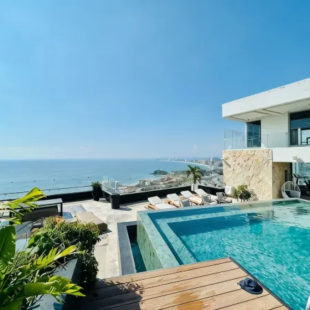 Torre Eleve Apartments
