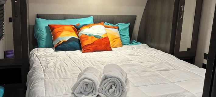 RV in Art District and Close to the Beach! Pool & Hot-Tub & Fenced/Pet-Friendly! Hotels in Melbourne