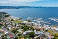 Modern Luxurious Living With Your Own Parking Spot - Wifi