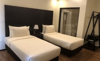 Piña Suites