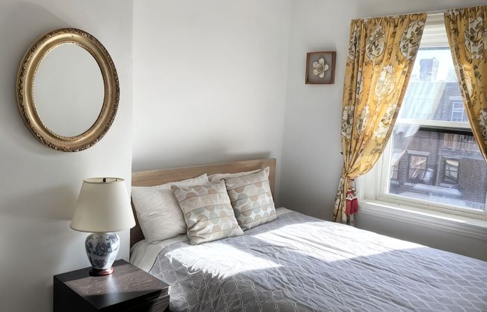 Historic Brownstone Townhouse, 7 beds/3.5 baths, Fenway Boston