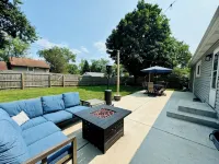 Walk to the Beach from Beachy Farmhouse - Lake Michigan & Hot Tub. Pet-Friendly! - Boutique